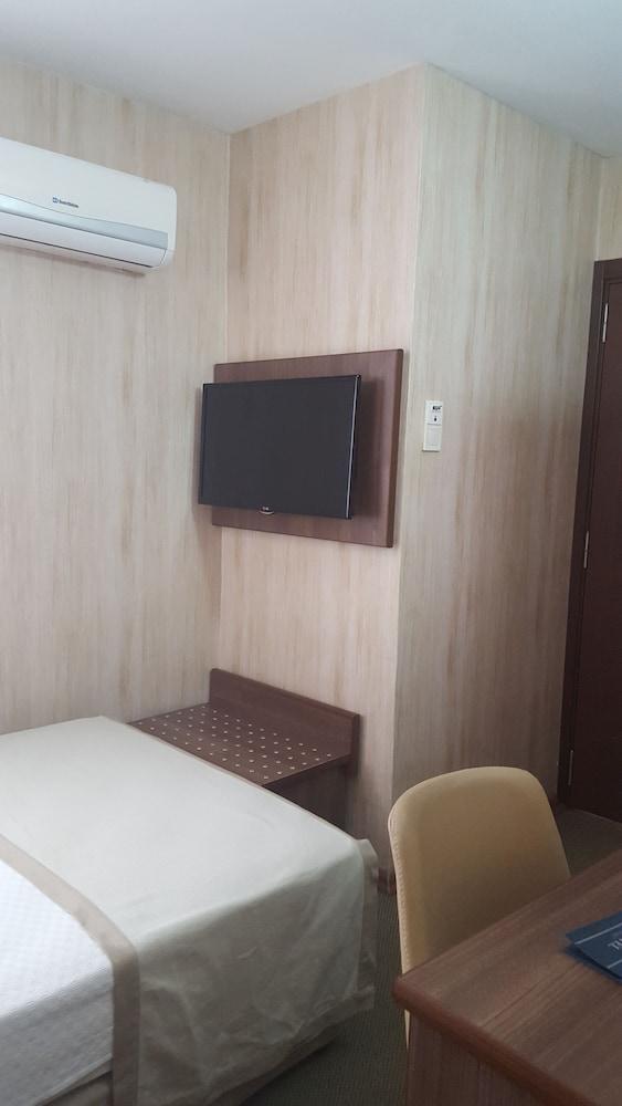Hosta Otel
