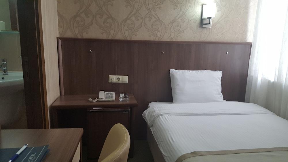 Hosta Otel