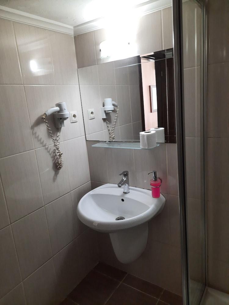 Hosta Otel