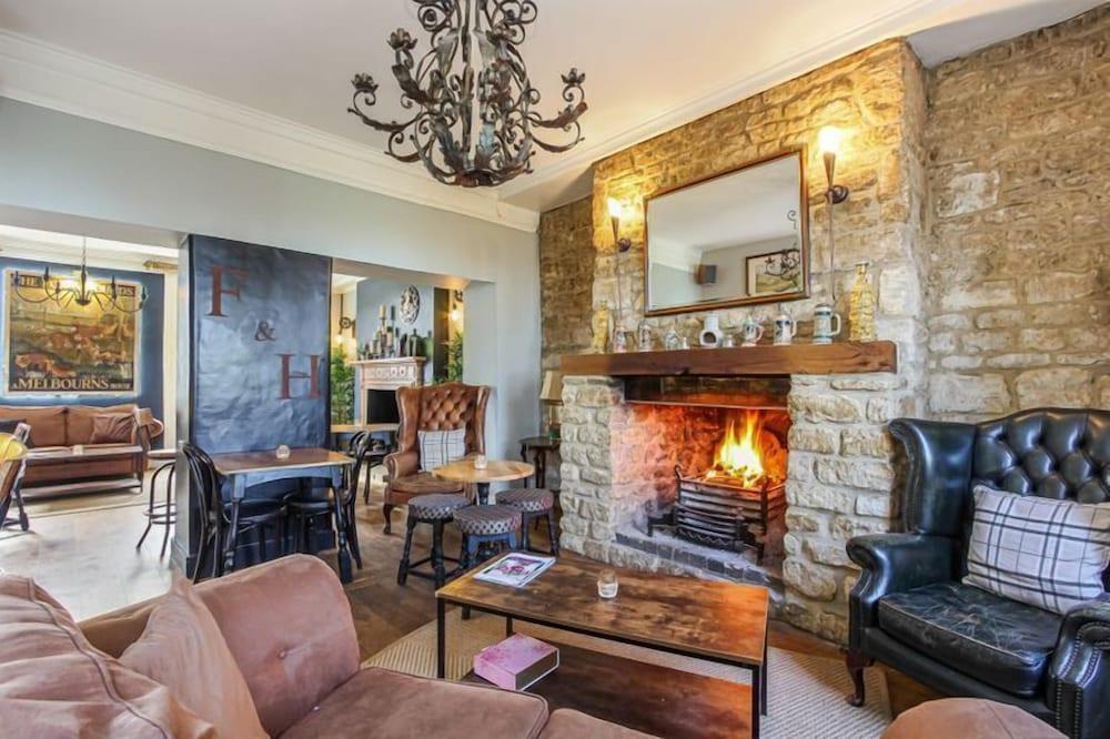 The Fox and Hounds