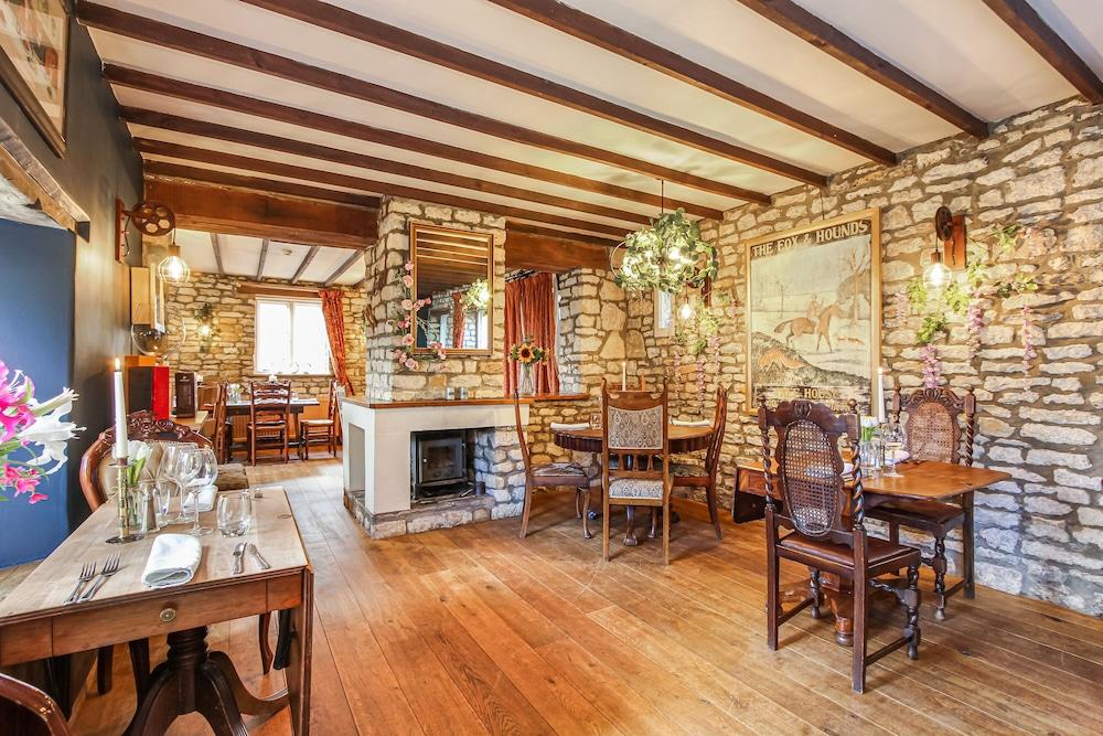 The Fox and Hounds