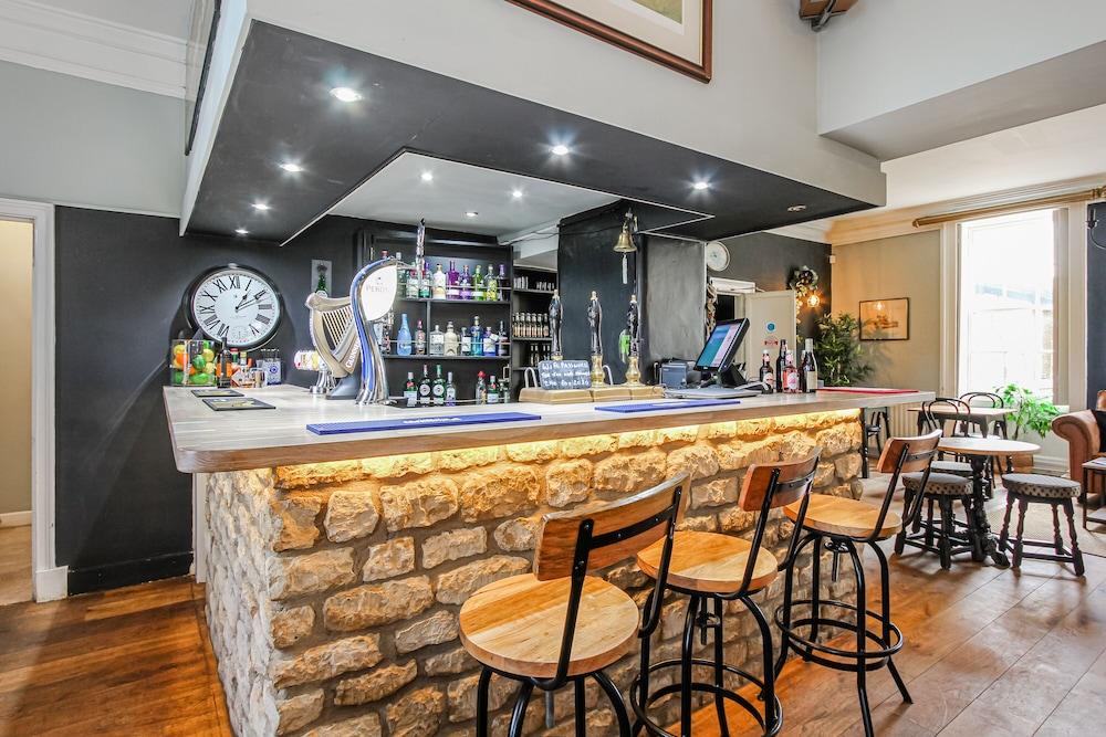 The Fox and Hounds