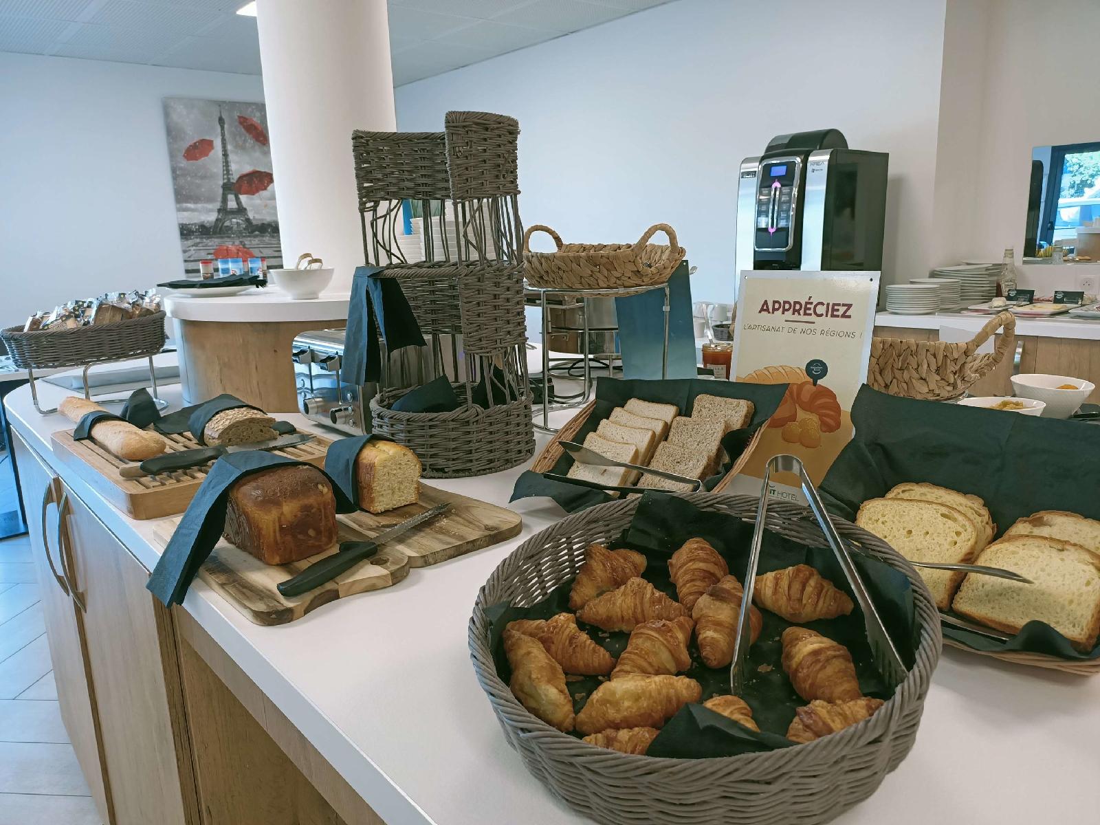 Brit Hotel Loches