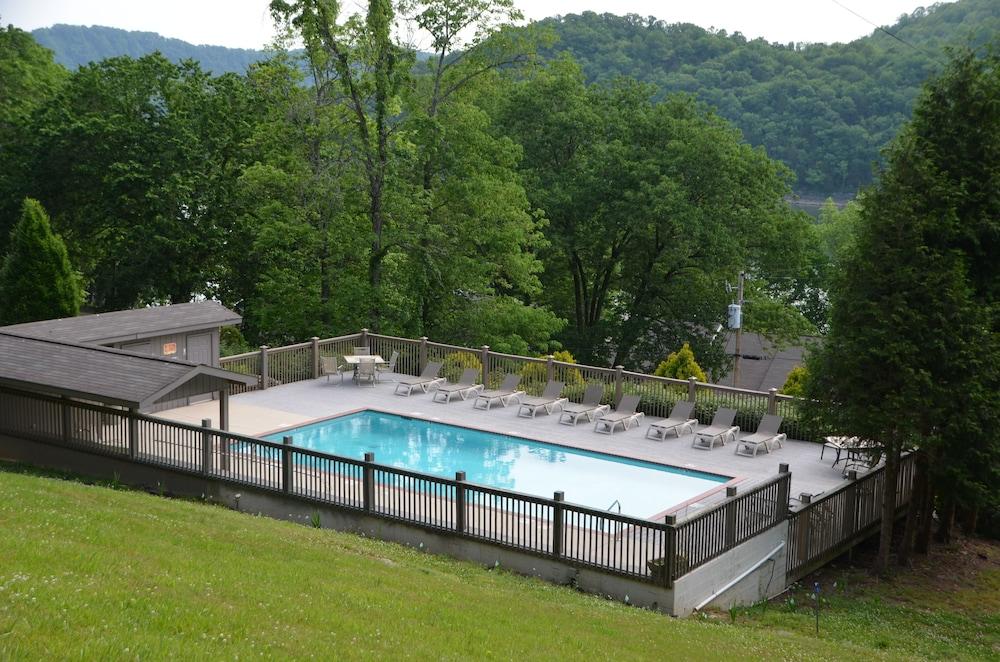 The Retreat At Center Hill Lake