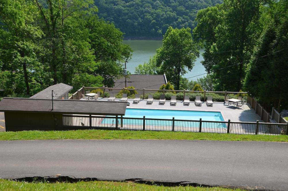 The Retreat At Center Hill Lake