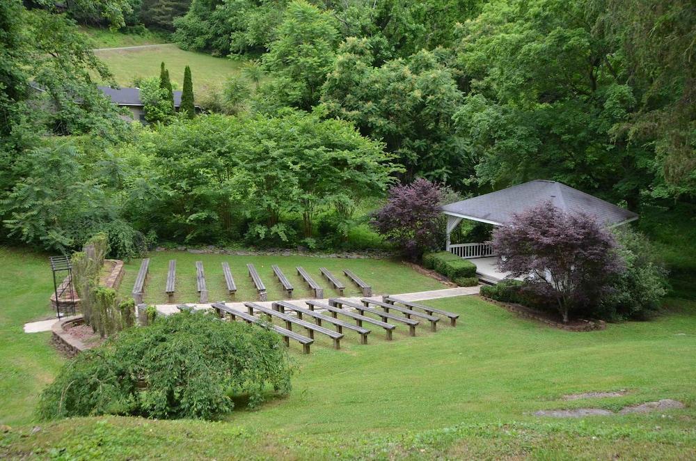 The Retreat At Center Hill Lake