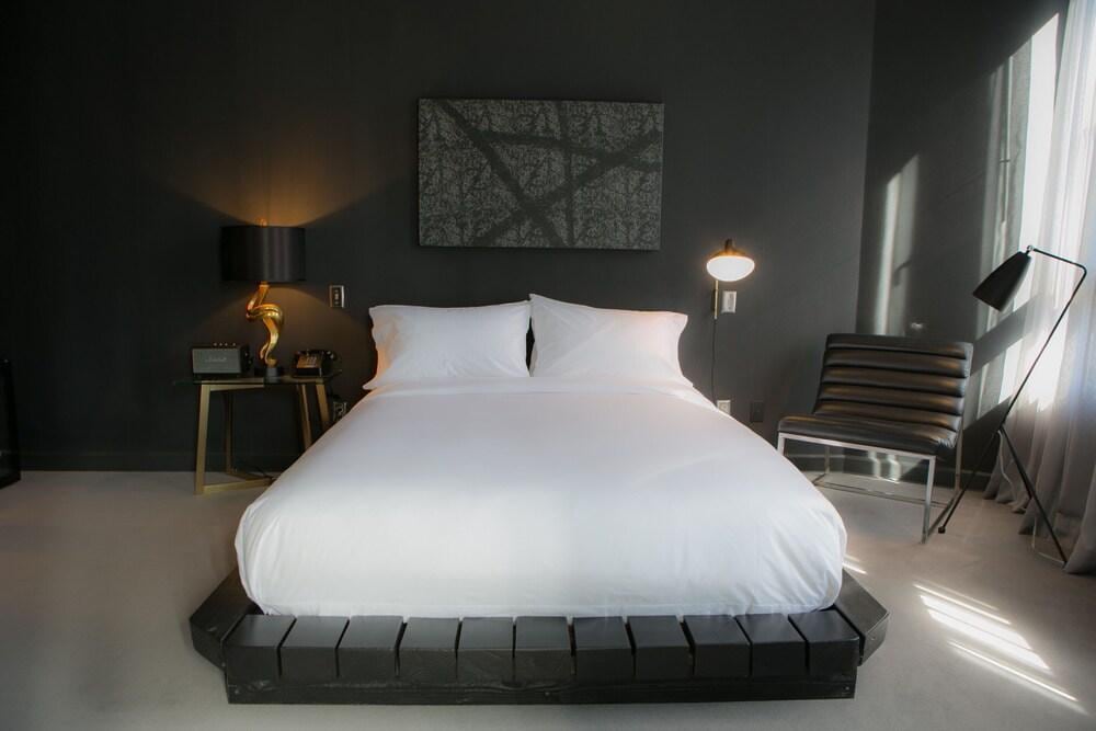 Tuck Hotel
