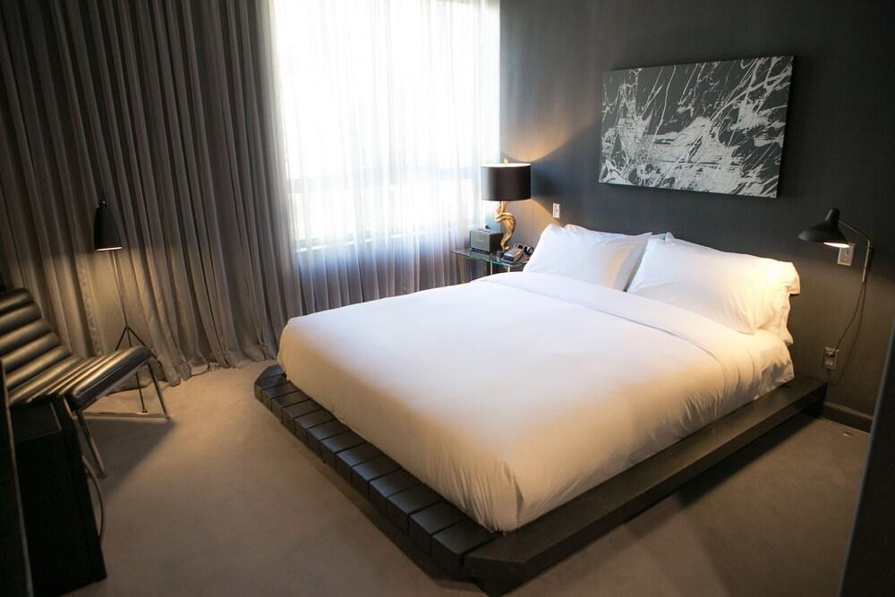 Tuck Hotel