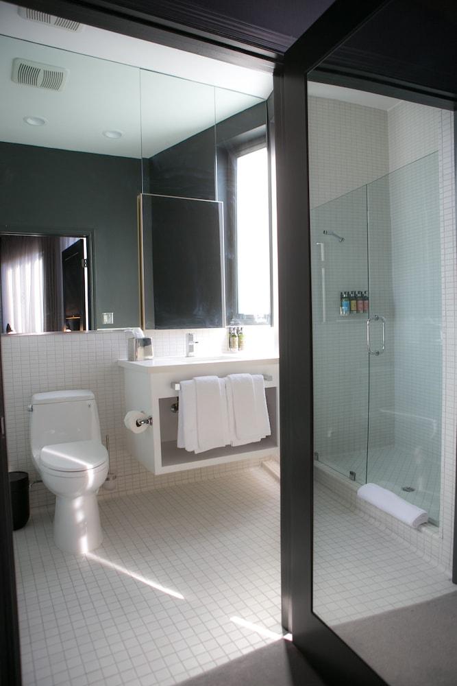 Tuck Hotel