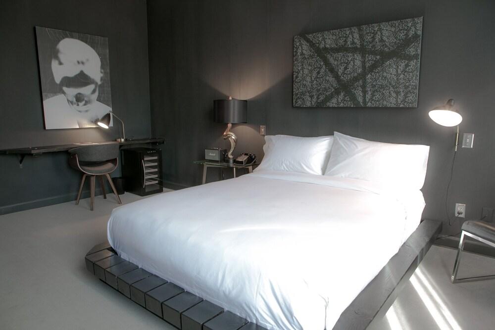 Tuck Hotel