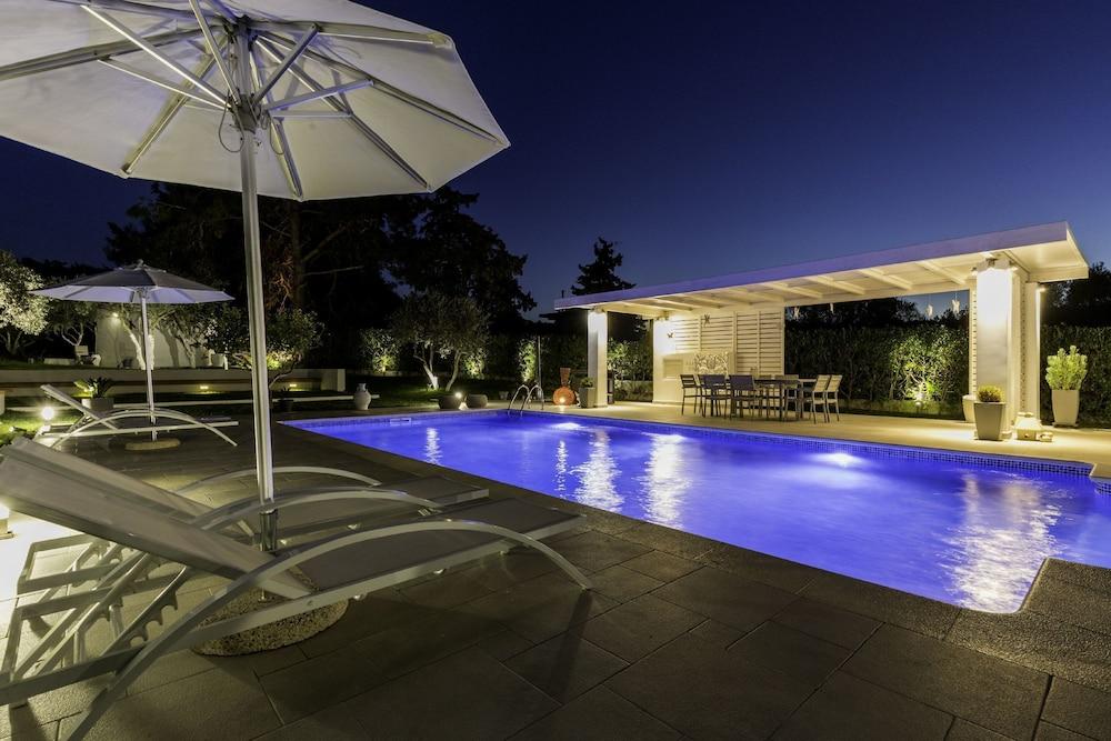Antigone Estate