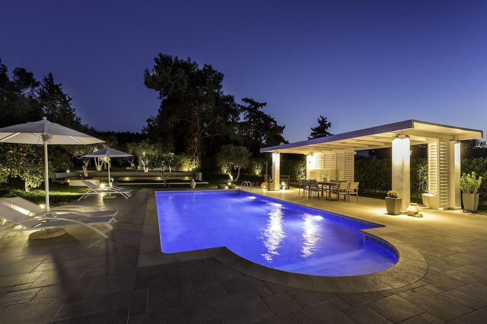 Antigone Estate