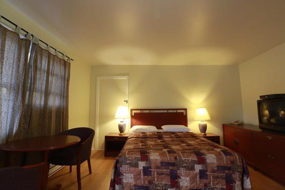 Motel Chez Nous