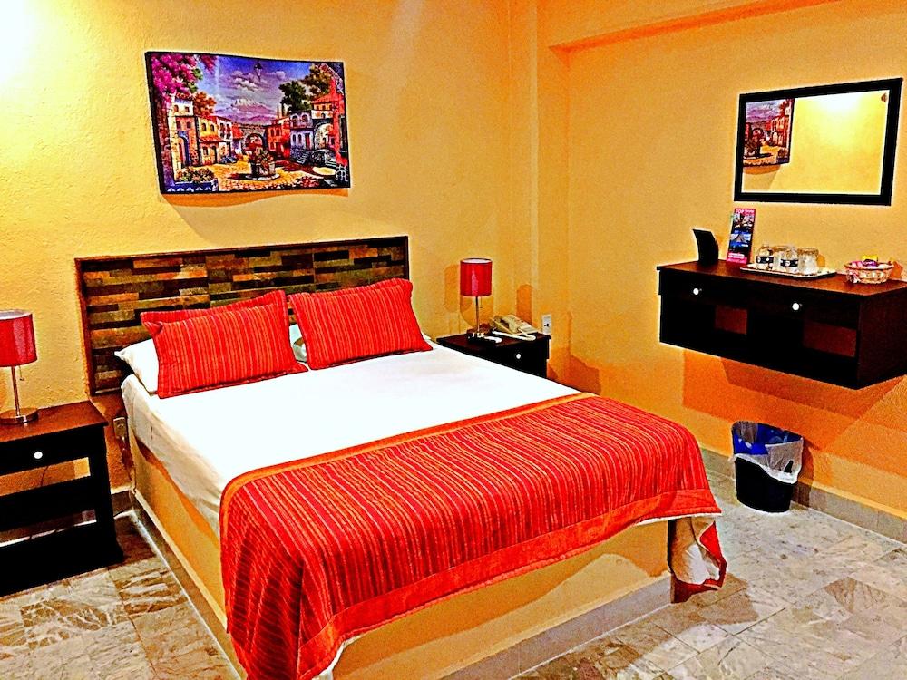 Hotel Versalles Suites