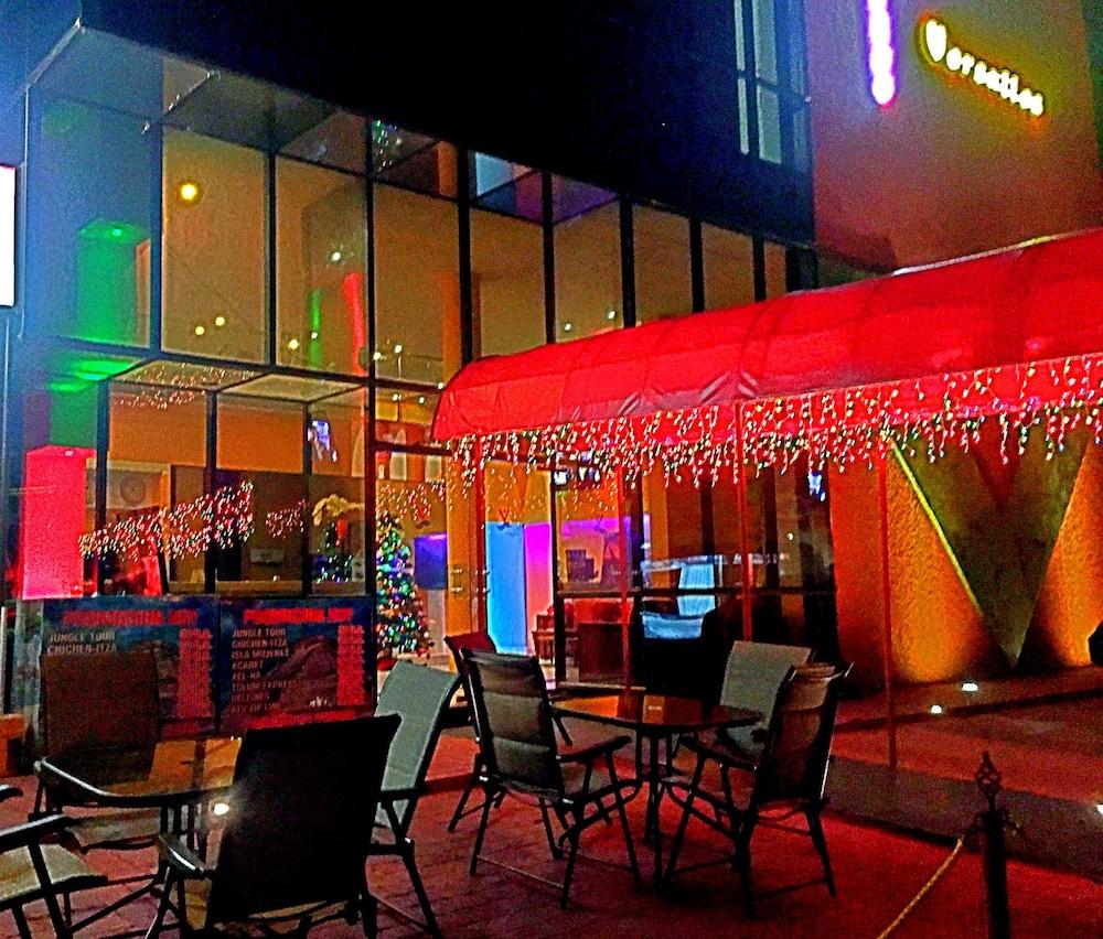 Hotel Versalles Suites