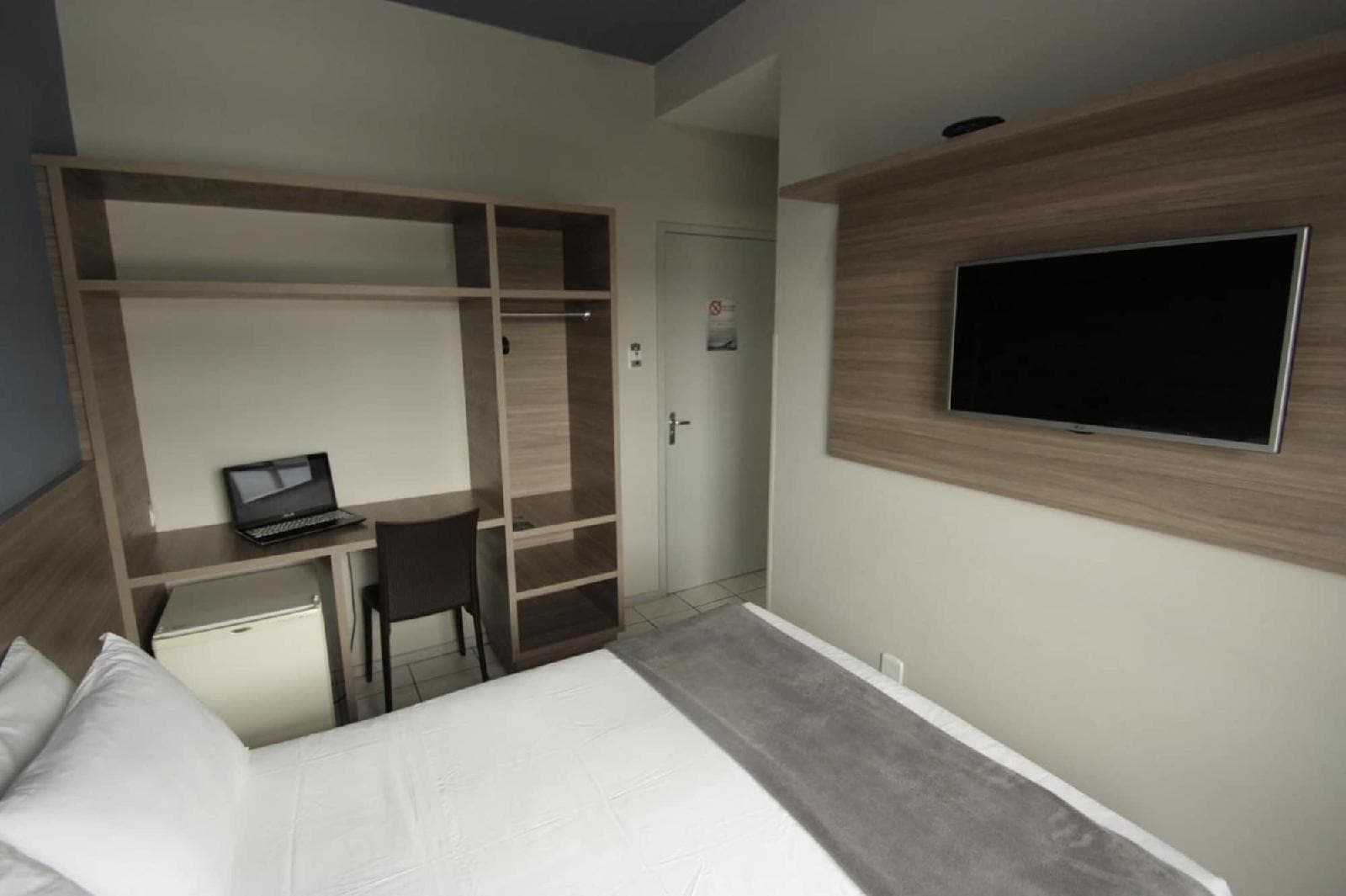 Kennedy Slim Hotel