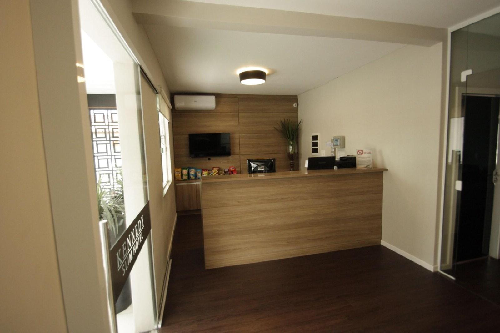 Kennedy Slim Hotel