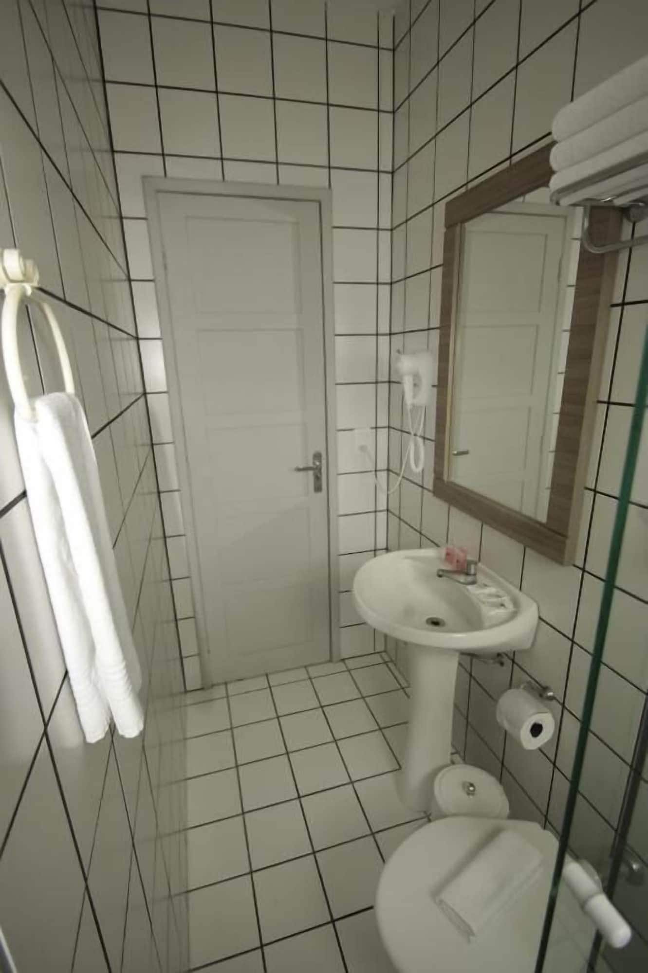 Kennedy Slim Hotel