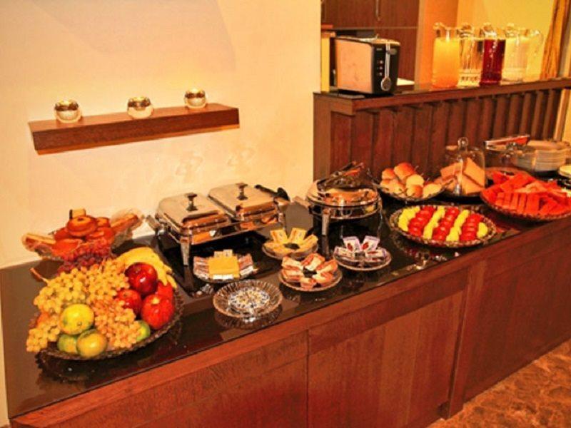 Saina Hotel
