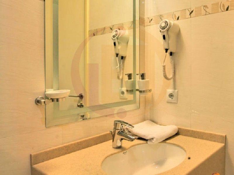 Saina Hotel