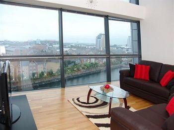 Quay Apartments Media City