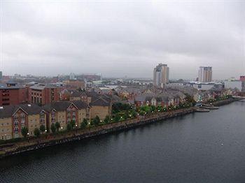 Quay Apartments Media City