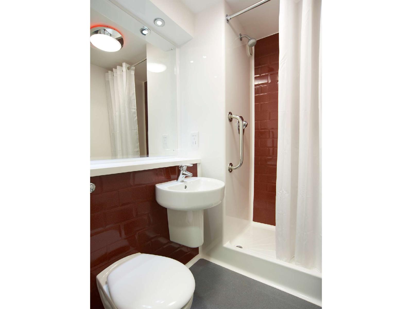 Travelodge Altrincham Central