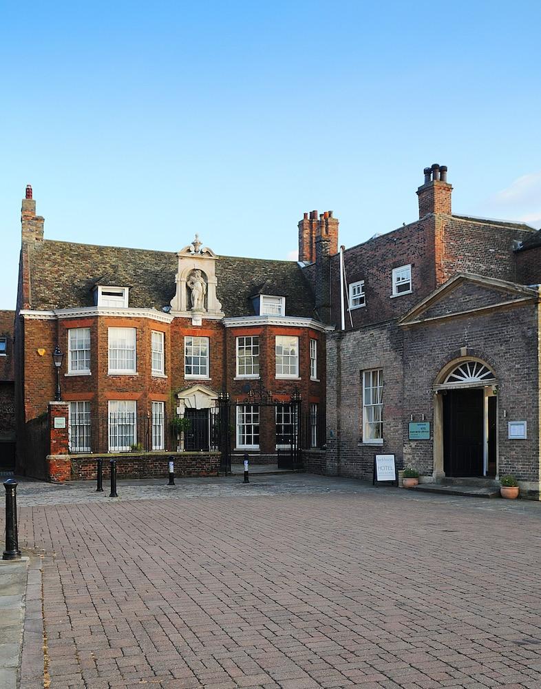 Bank House Hotel