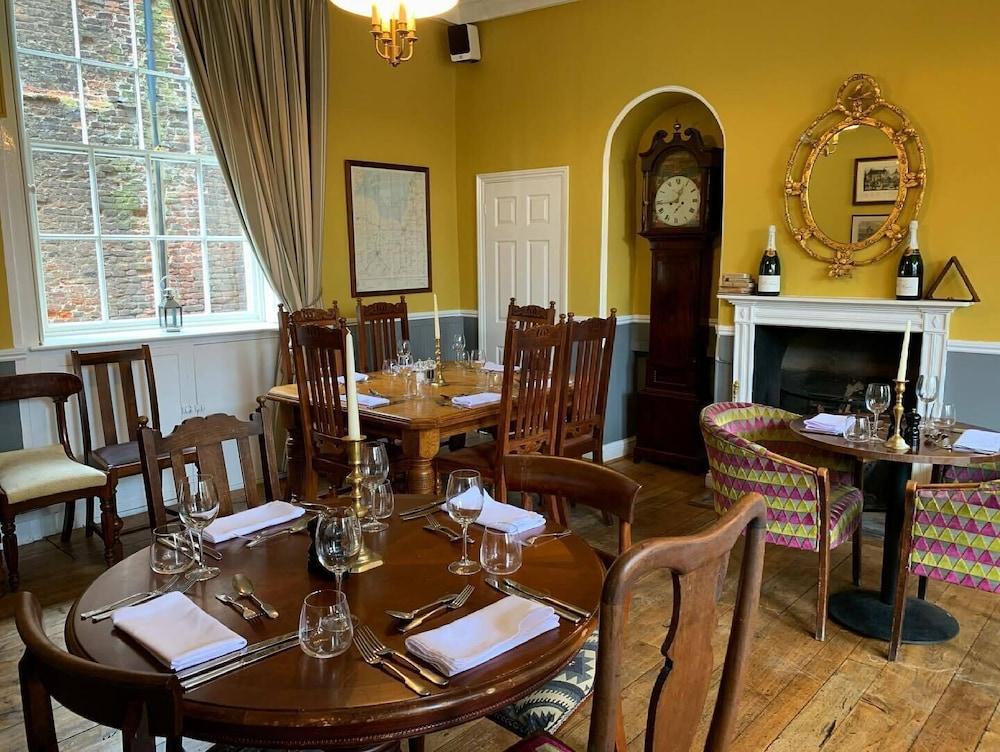 Bank House Hotel
