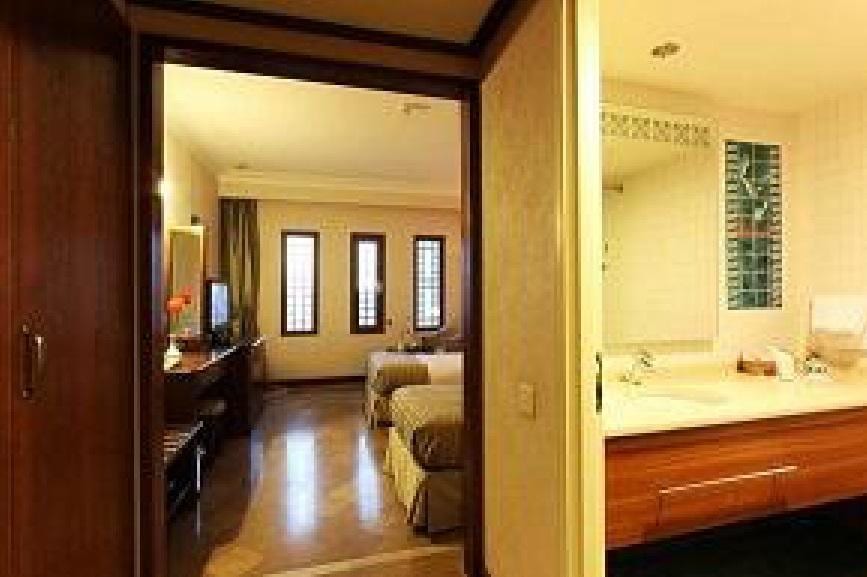 Parsian Safayieh Hotel