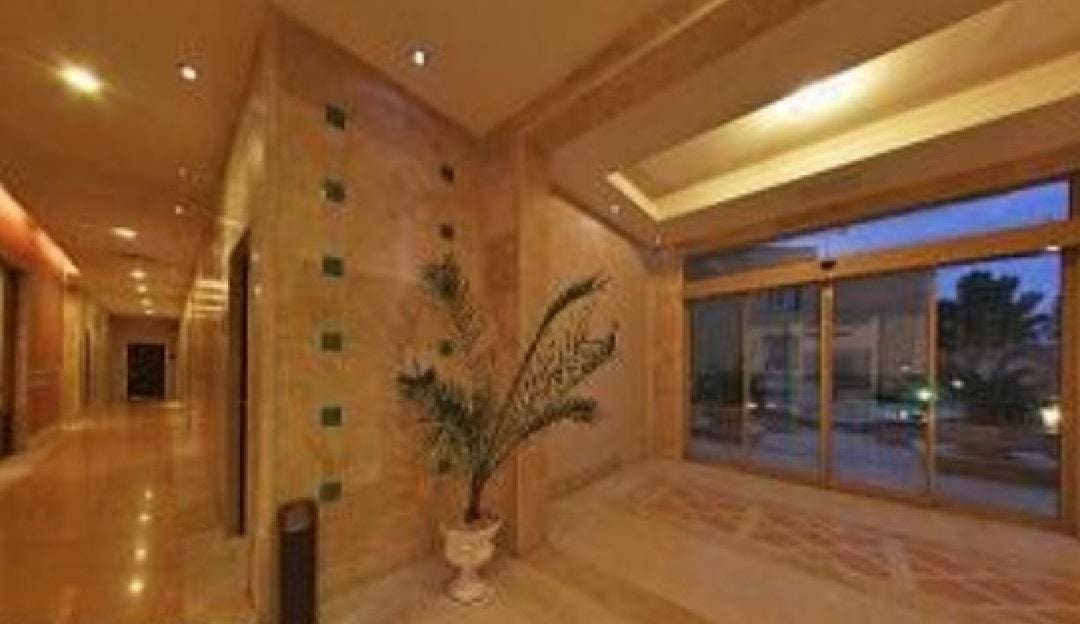 Parsian Safayieh Hotel