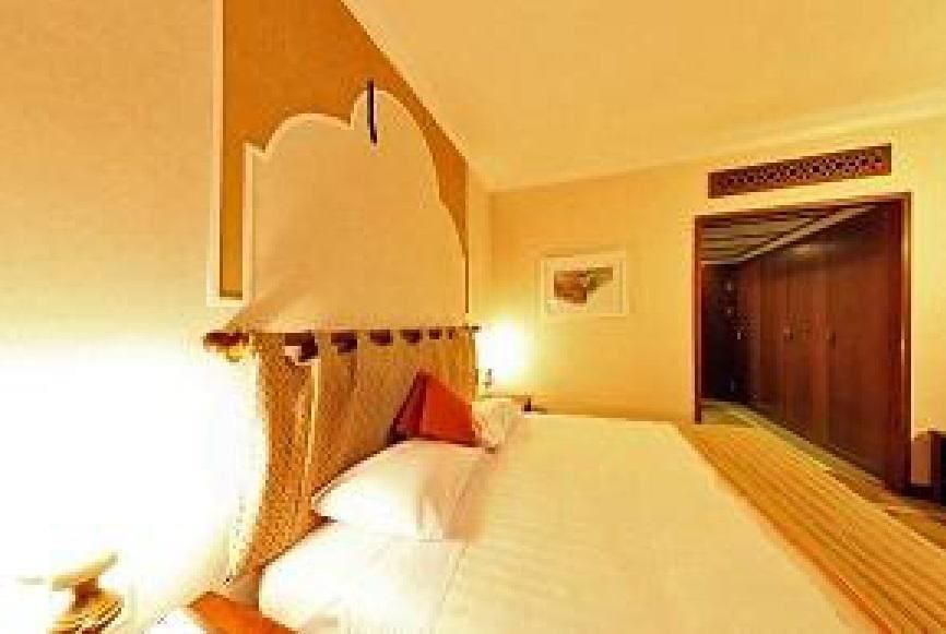 Parsian Safayieh Hotel