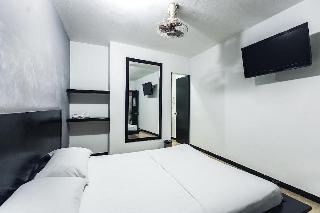 Hotel Suite 45