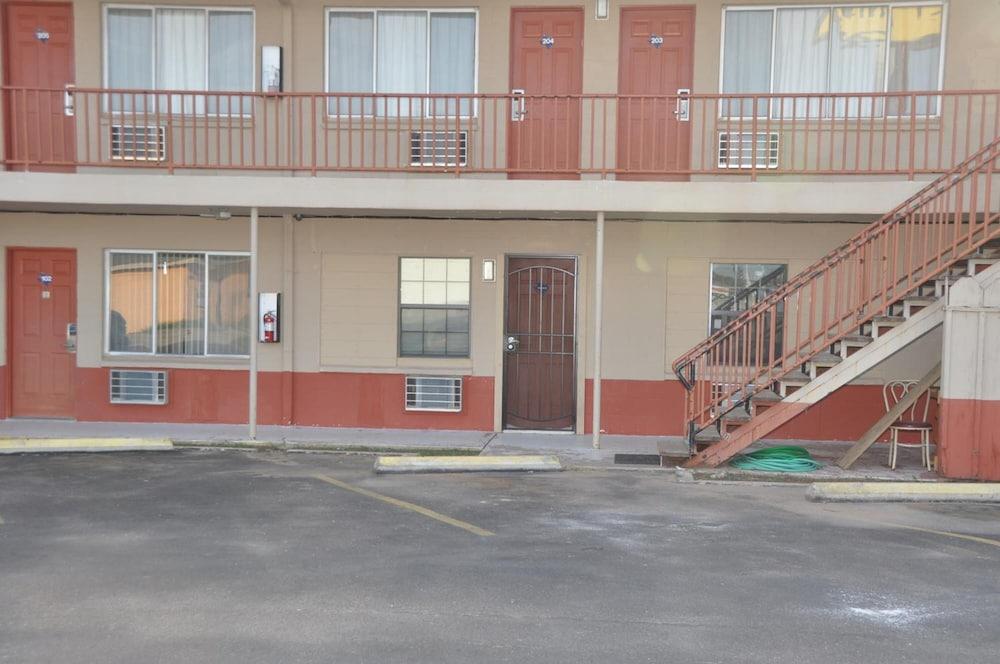 Budget Inn Snyder