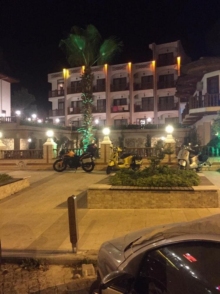 Ates Hotel