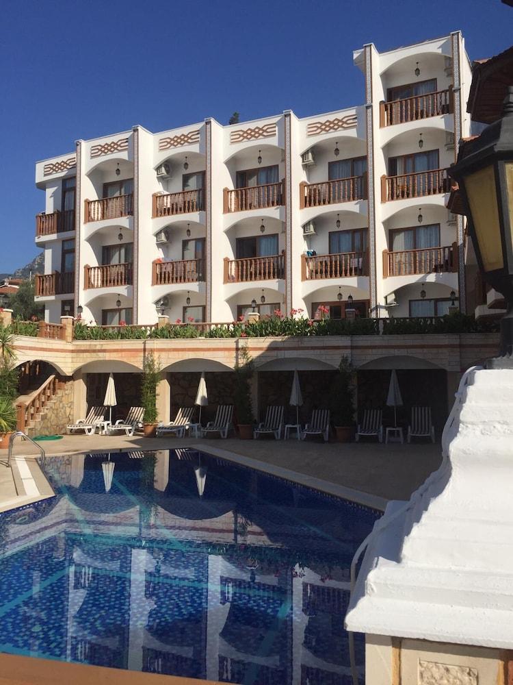 Ates Hotel