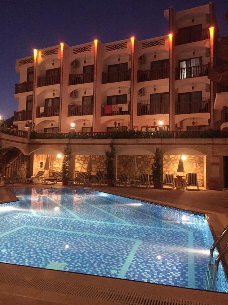 Ates Hotel