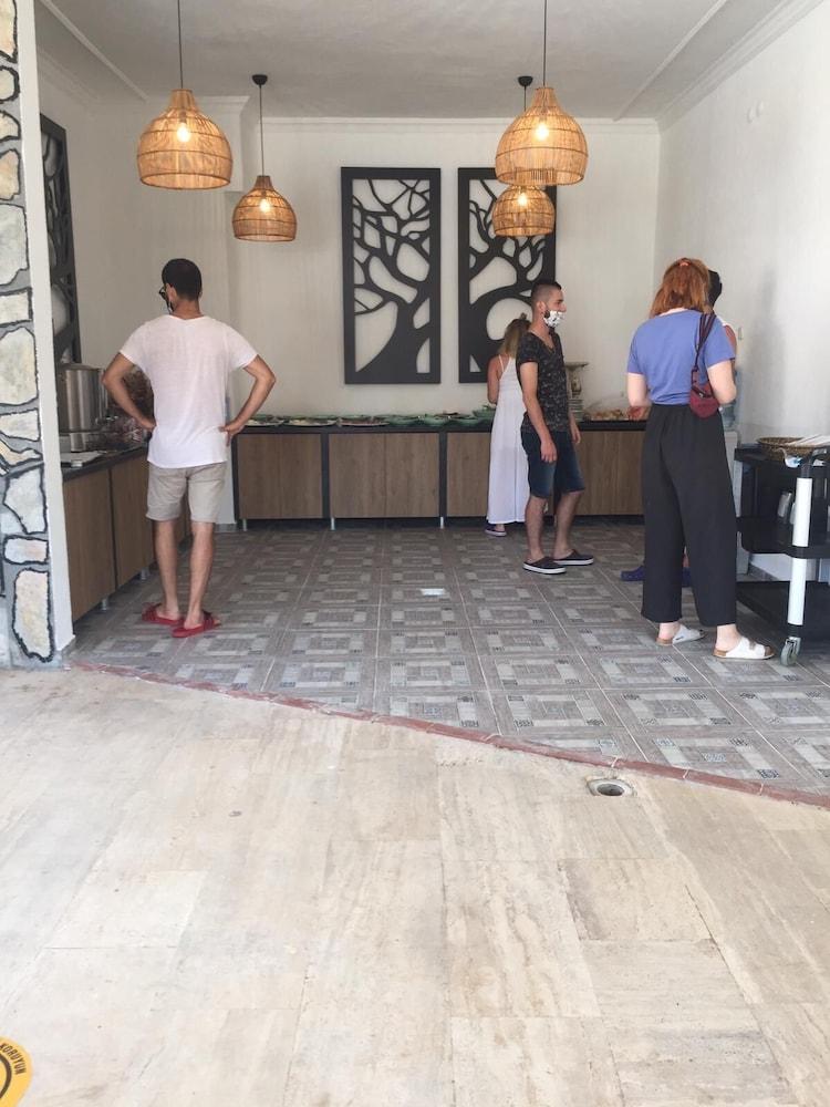 Ates Hotel