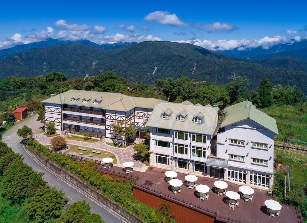 Jun Yue Hanging Garden Resort