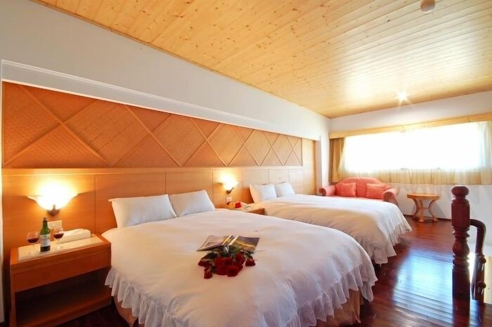 Jun Yue Hanging Garden Resort