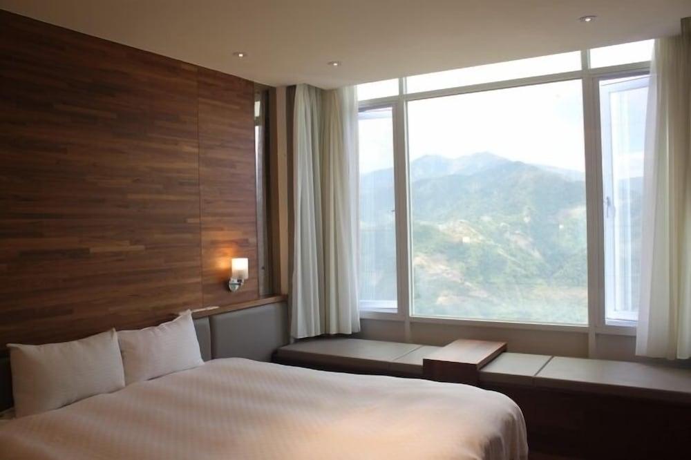 Jun Yue Hanging Garden Resort
