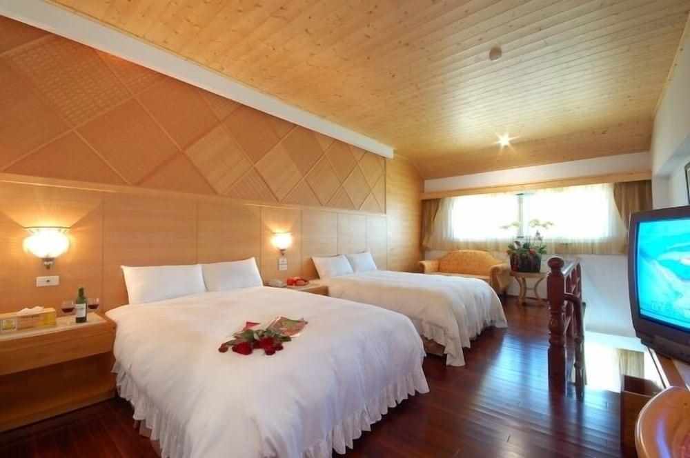 Jun Yue Hanging Garden Resort