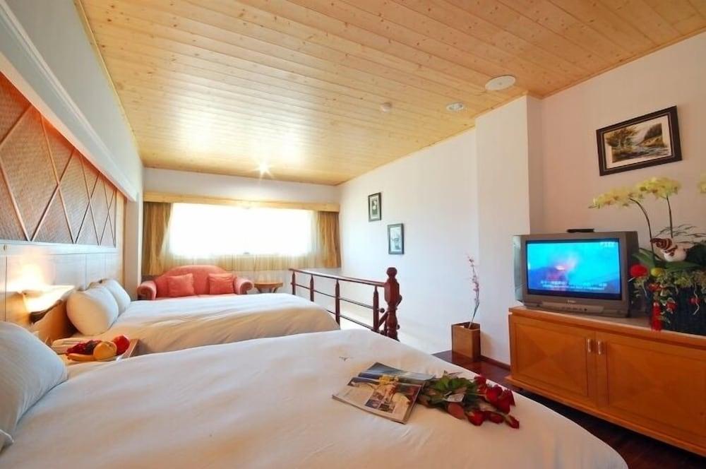 Jun Yue Hanging Garden Resort