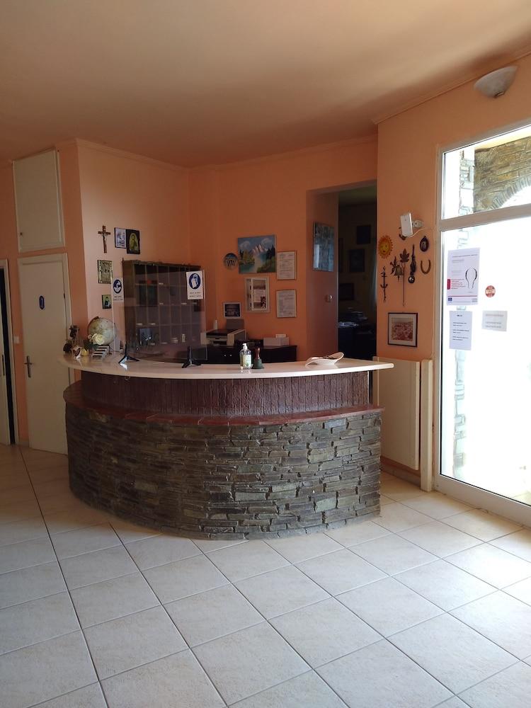 Polychrono Beach Hotel