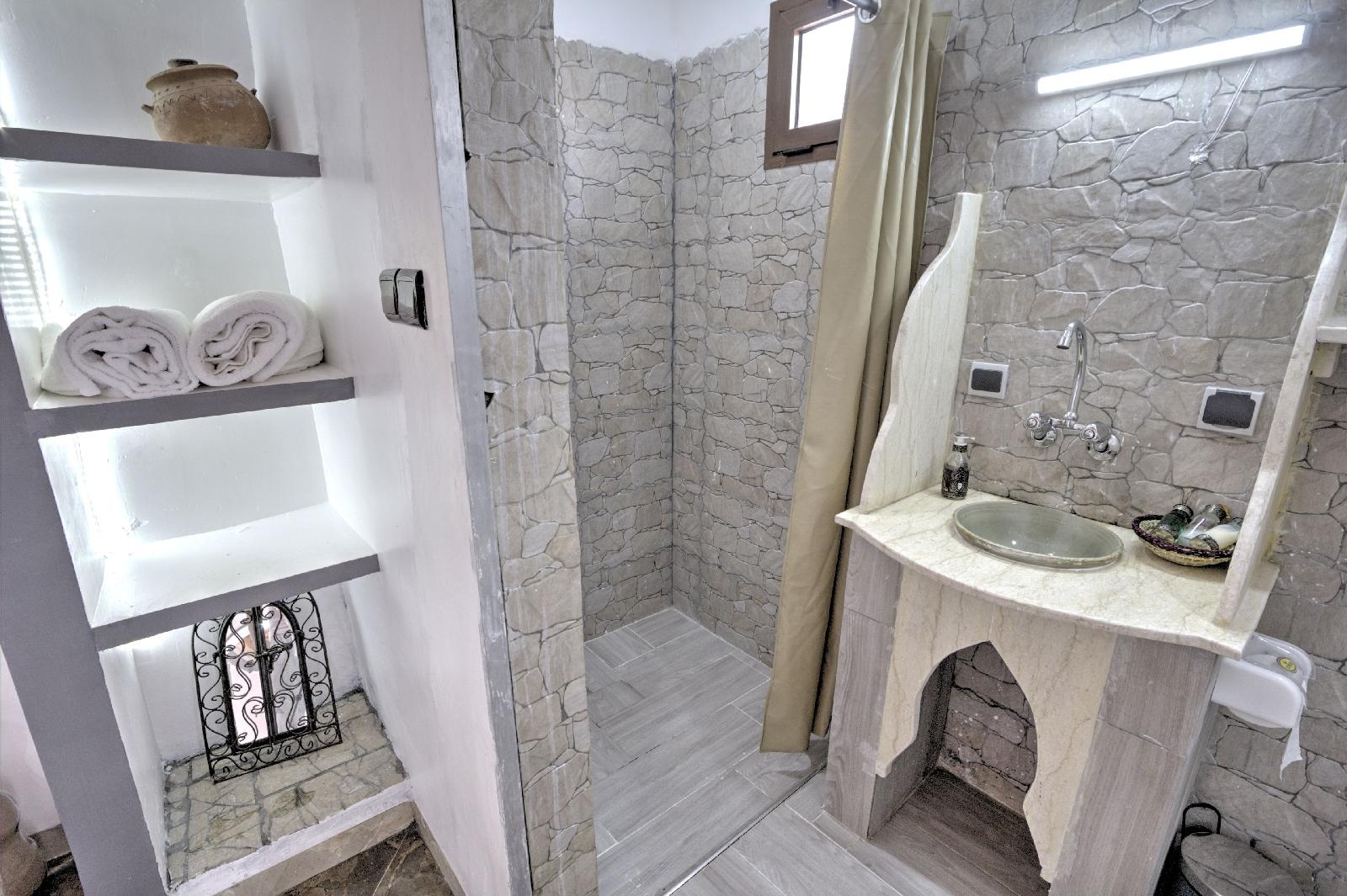 Auberge Miguirne Chez Ali