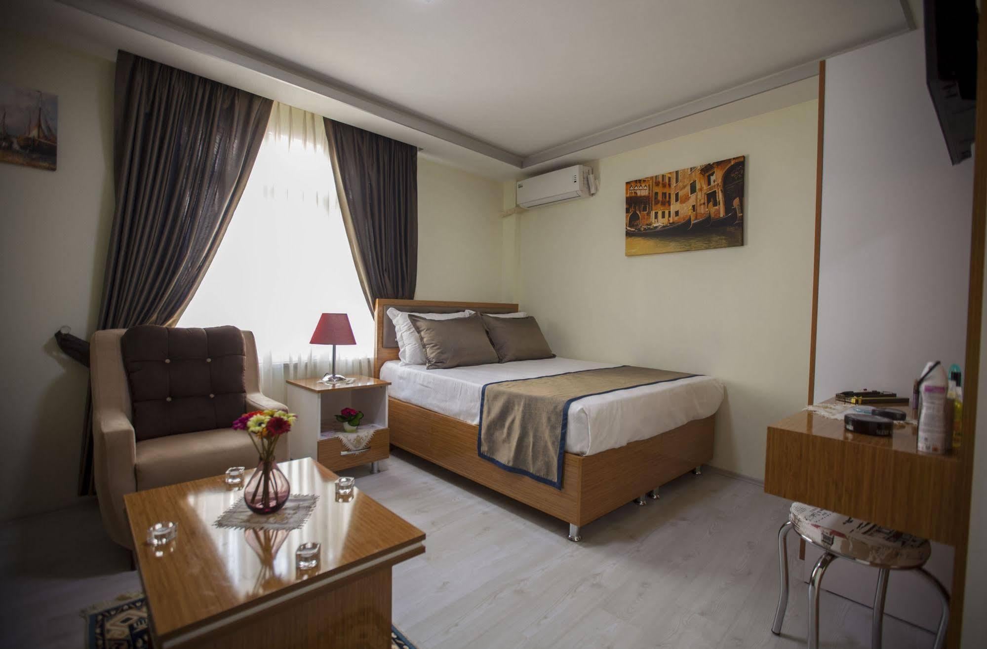 Golden Saray Apart