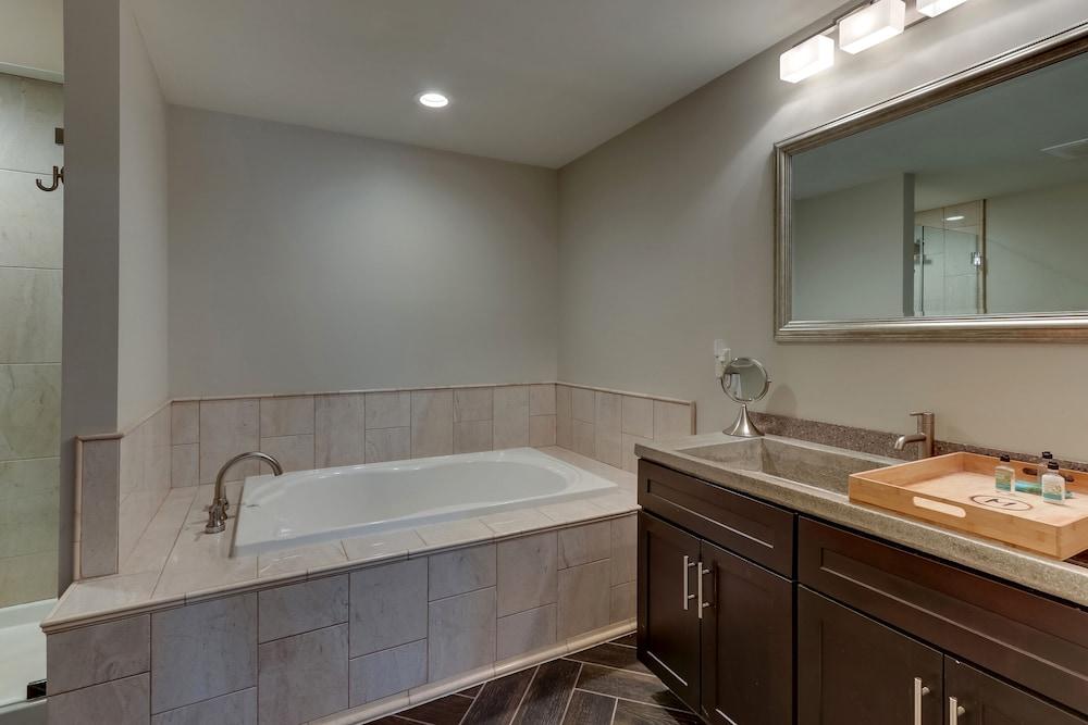 The Mantissa Executive Suites and Spa