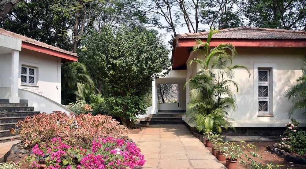 Modis Resort- Karjat
