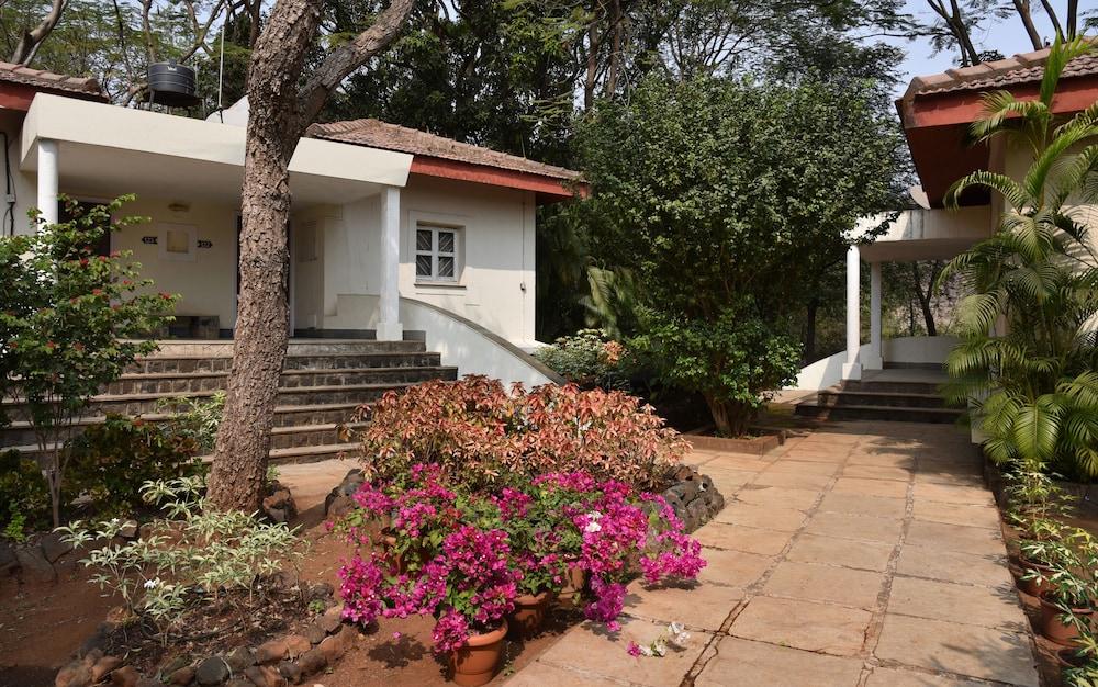 Modis Resort- Karjat
