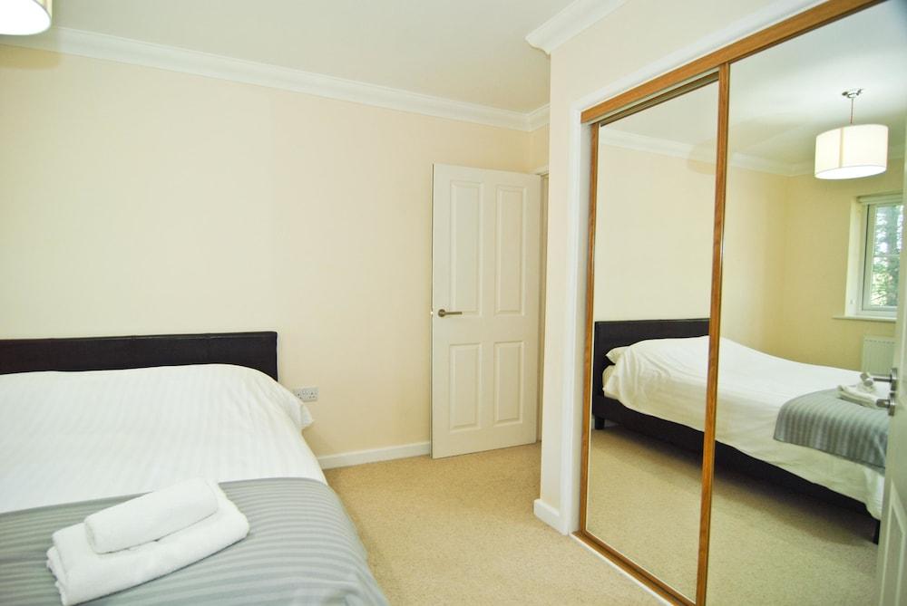 Room And Roof Southampton Apartments